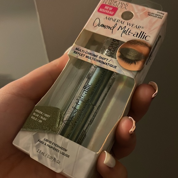 New physicians formula liquid eyeshadow - Picture 3 of 3